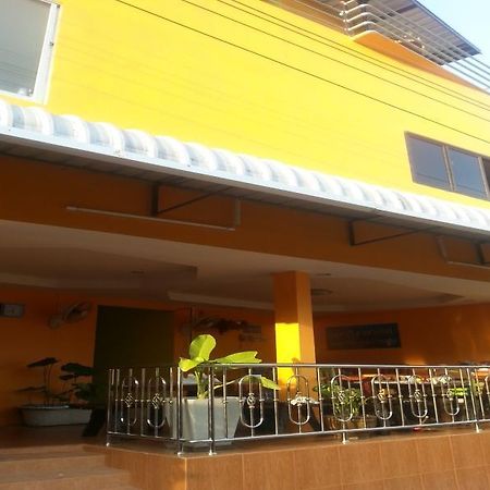 Monludee Guesthouse Ко-Самед Экстерьер фото