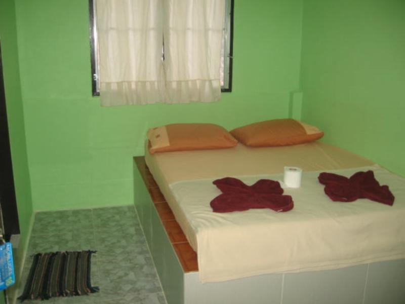 Monludee Guesthouse Ко-Самед Экстерьер фото